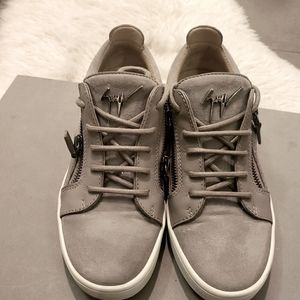 Giuseppe Zanotti gray Suede low top Sneakers